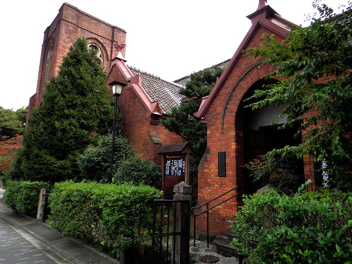 京都では珍しい赤煉瓦の教会です.JPG