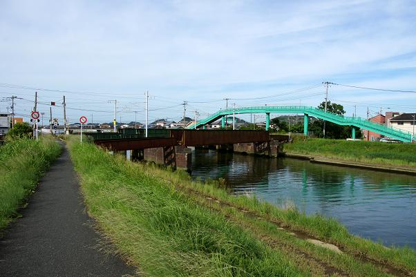 西川に架かる橋.JPG